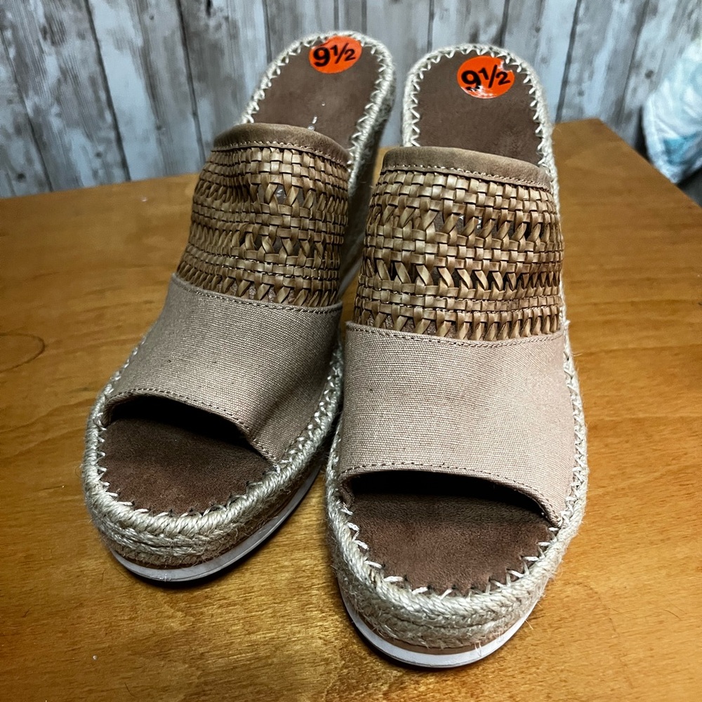 TOMS Woven Platform Sandals – Size 9.5 – Neutral Tan